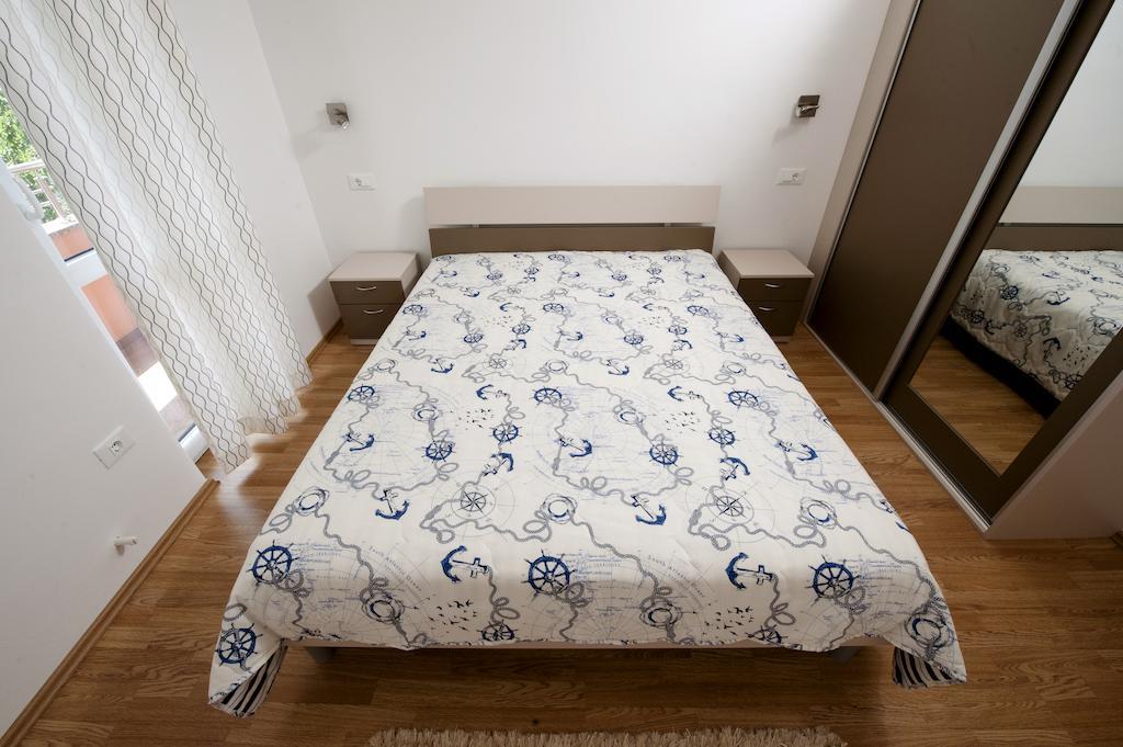 Apartments Centener ロヴィニ エクステリア 写真