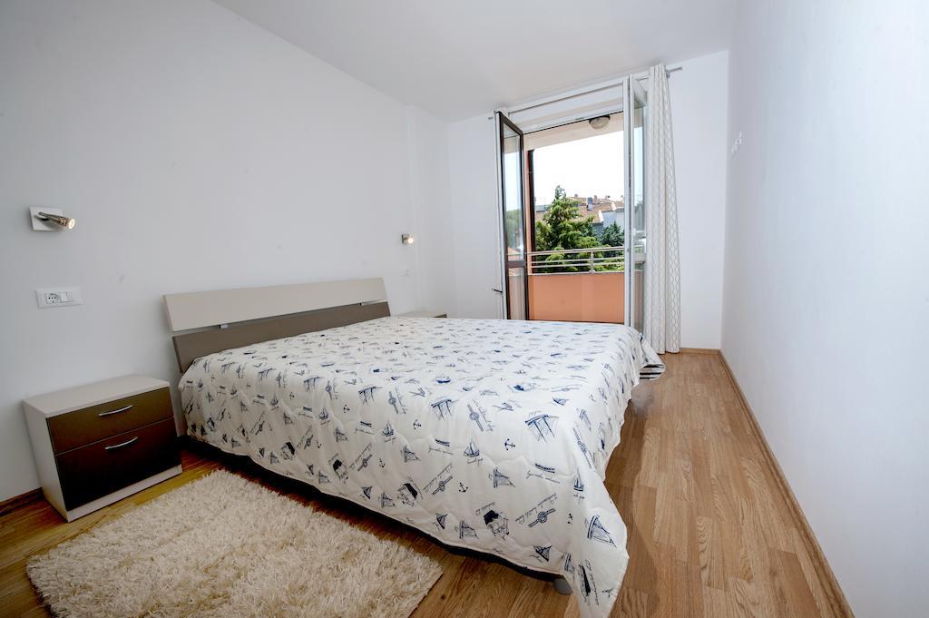 Apartments Centener ロヴィニ エクステリア 写真