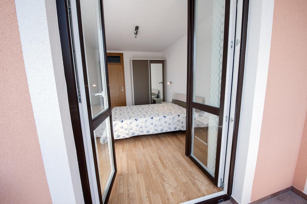 Apartments Centener ロヴィニ エクステリア 写真