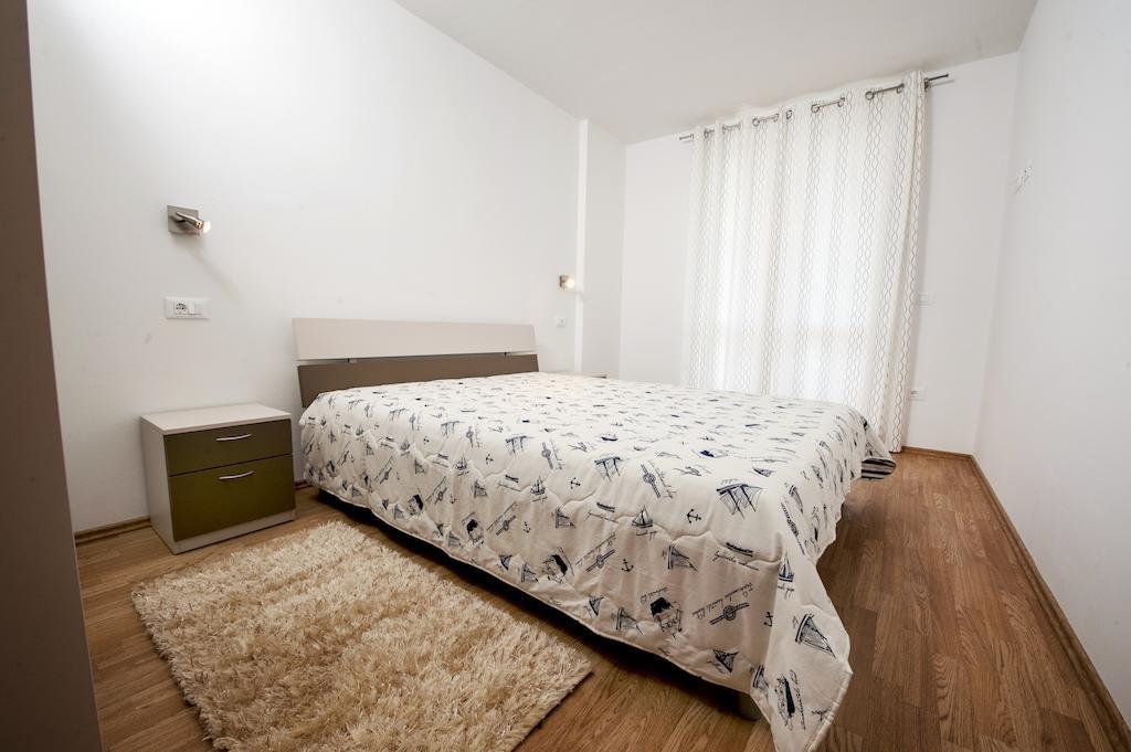 Apartments Centener ロヴィニ エクステリア 写真