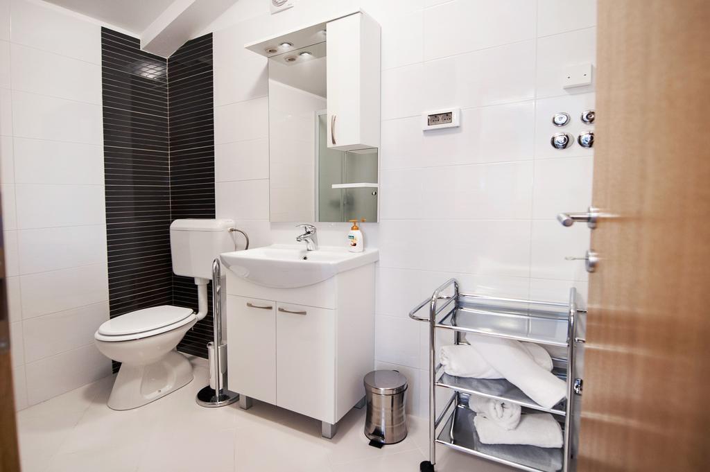 Apartments Centener ロヴィニ エクステリア 写真