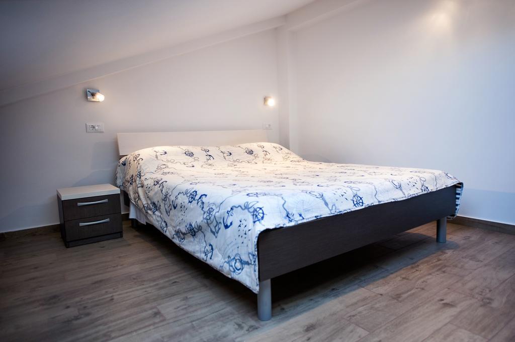Apartments Centener ロヴィニ エクステリア 写真