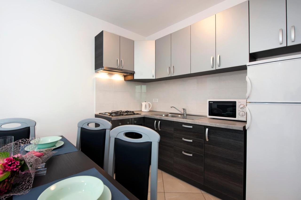 Apartments Centener ロヴィニ エクステリア 写真
