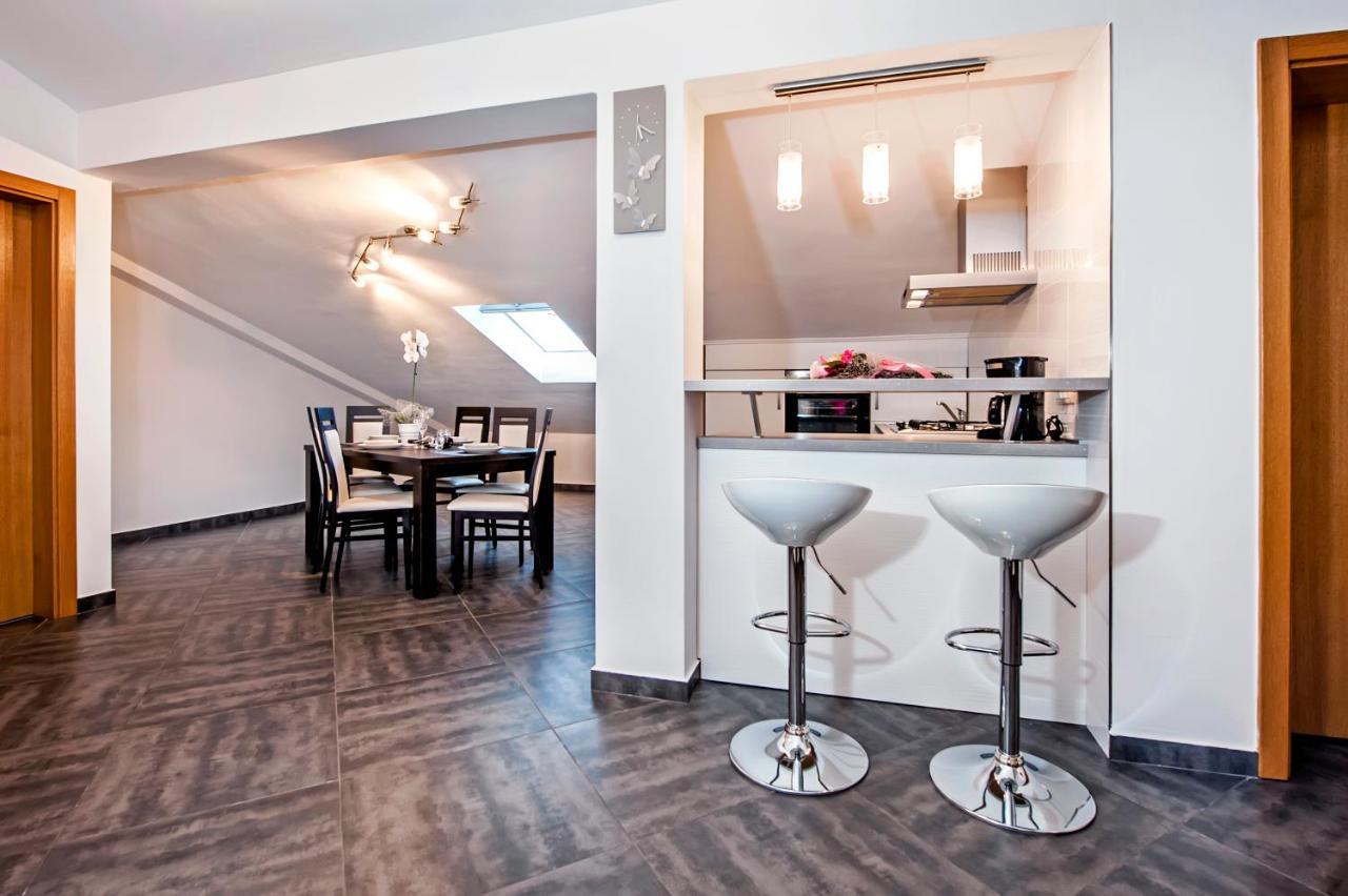 Apartments Centener ロヴィニ エクステリア 写真