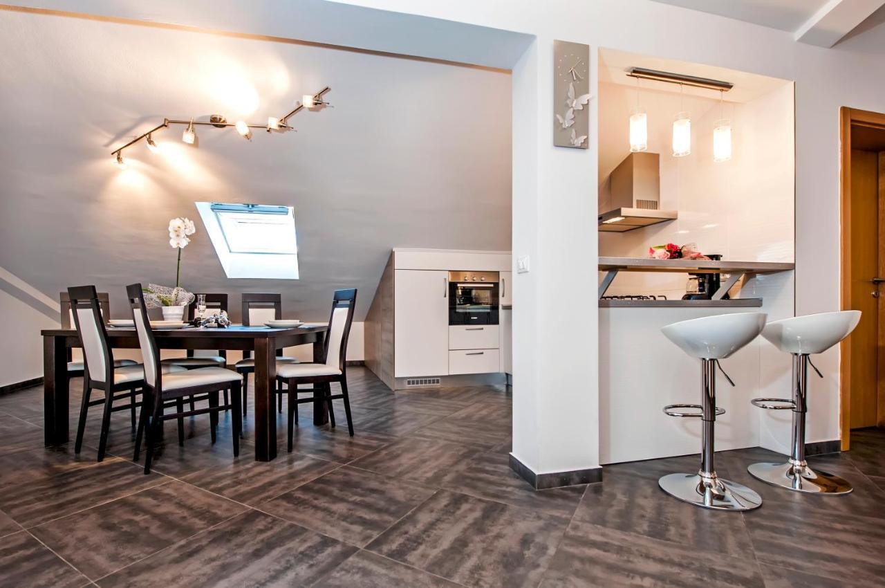 Apartments Centener ロヴィニ エクステリア 写真