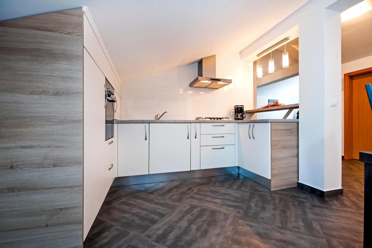 Apartments Centener ロヴィニ エクステリア 写真