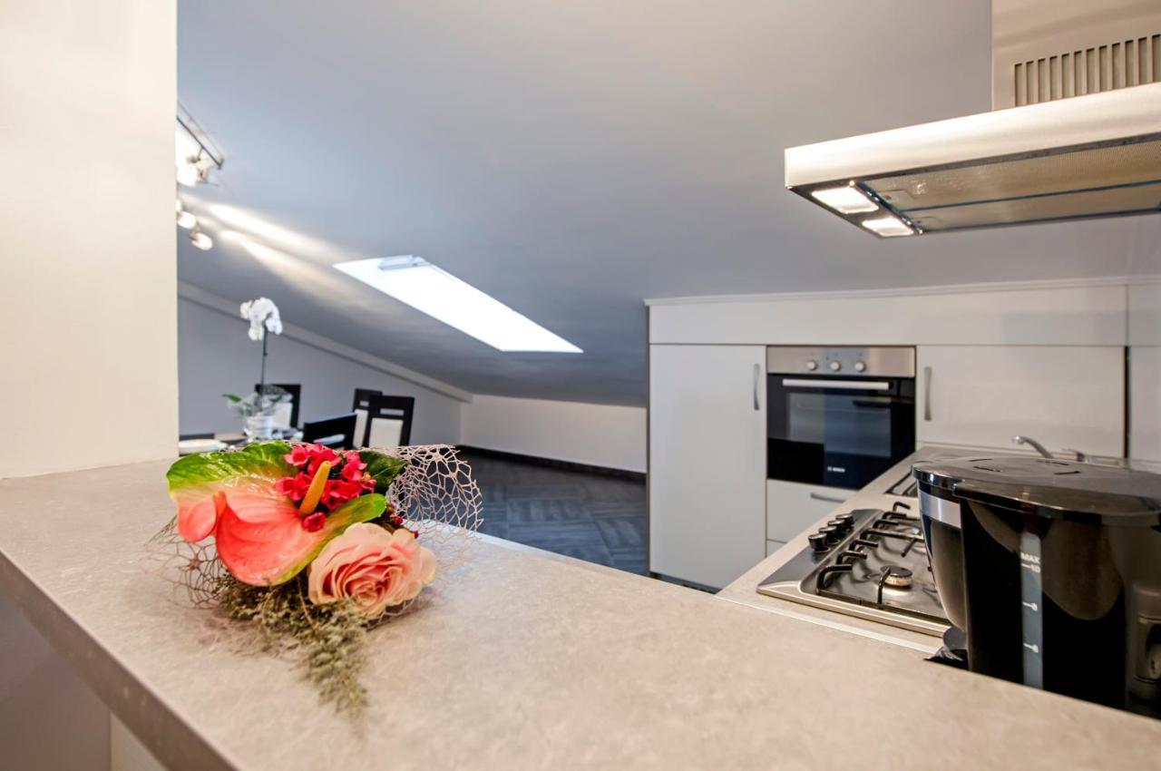 Apartments Centener ロヴィニ エクステリア 写真